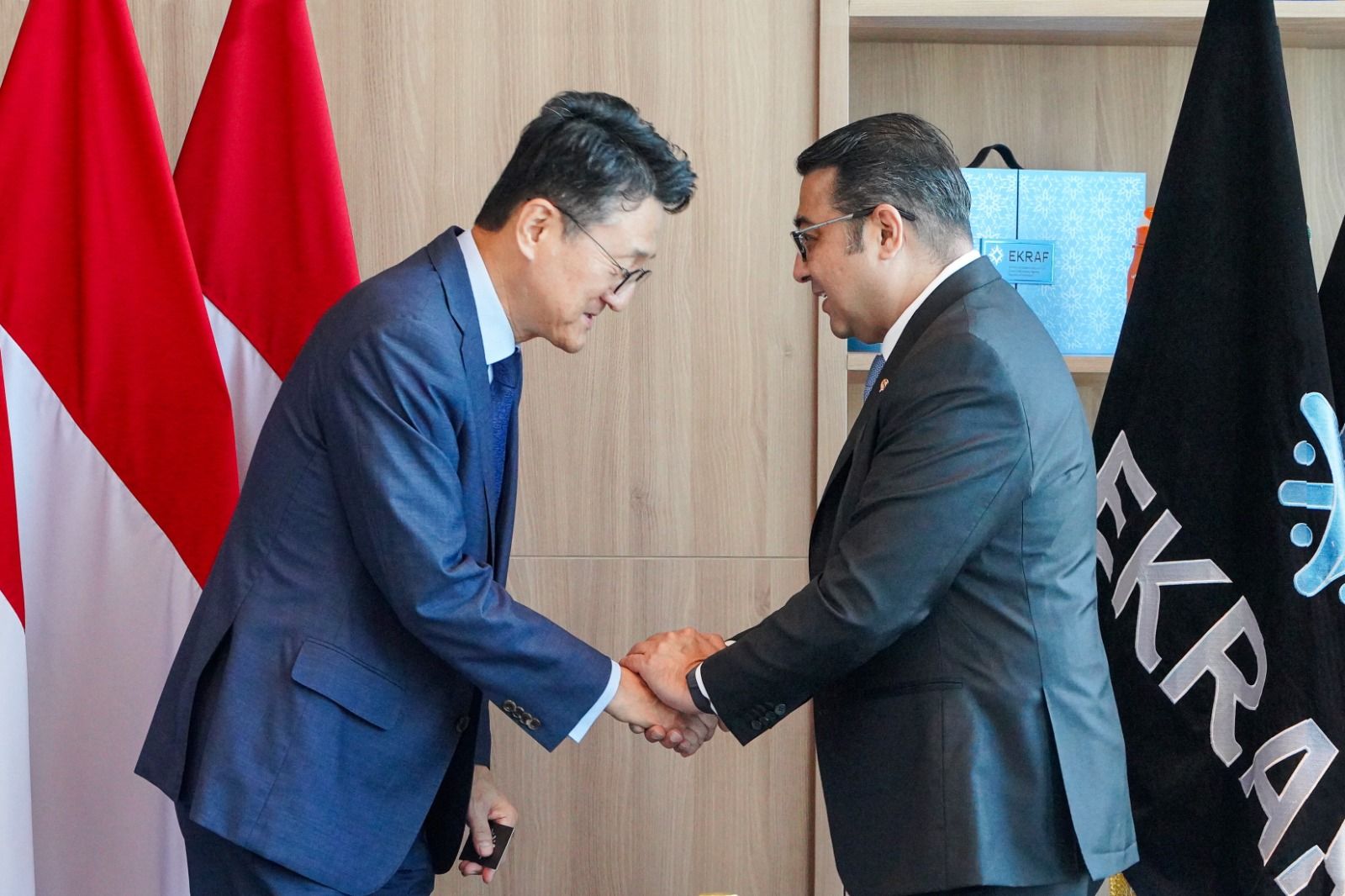 Tindak Lanjut Kunjungan Presiden, Menteri Ekraf Bertemu Dubes Korsel