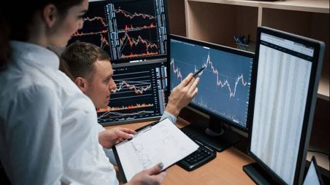 ANALIS MARKET (28/4/2026): IHSG Diproyeksi Menguji Level Support di Range 6900-7020