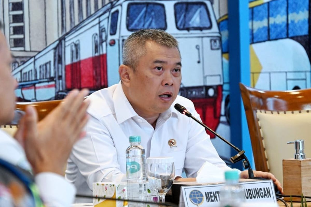 Tabrakan Kereta di Bekasi, Menhub Dukung Investigasi KNKT dan Pastikan Evakuasi Berjalan Cepat
