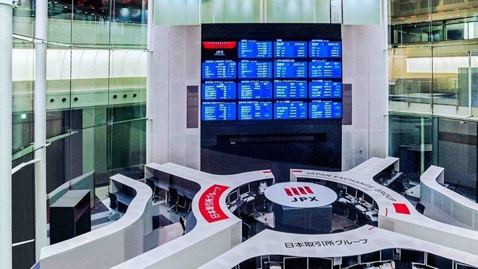 Indeks Nikkei Anjlok 2,71 Persen